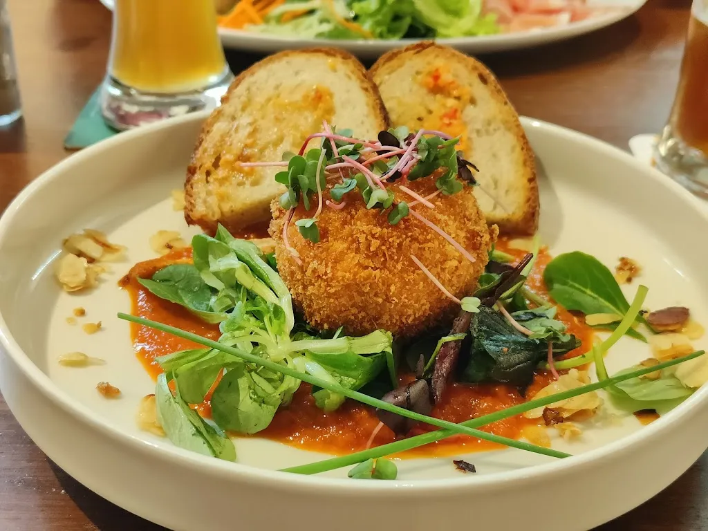 Konrad Pol_Fino_Hilden_review