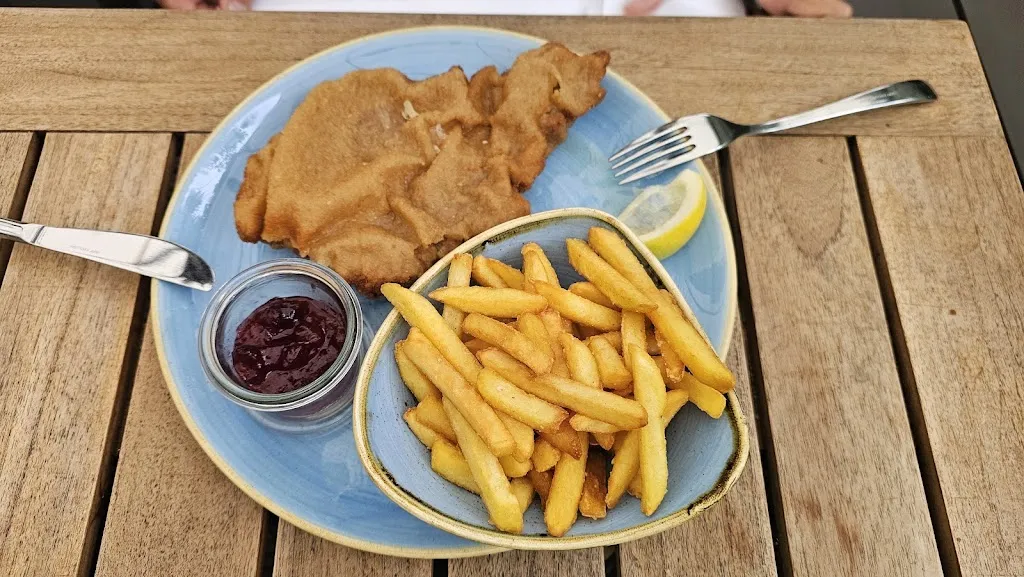 Restaurant CHALET_Bremen_slider_image_3