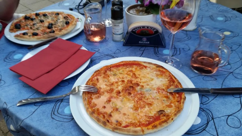 Dr. Yasin Bahadir Erol_Restaurant Pizzeria Pavillon_Gauting_review