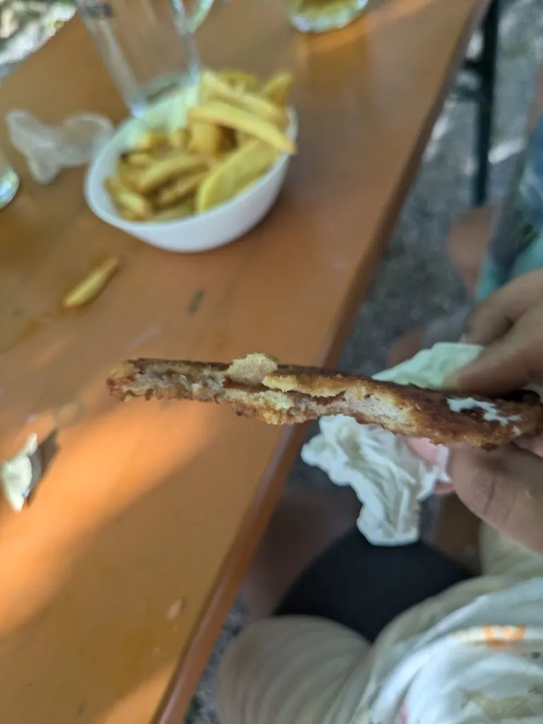 Sohel Khan_Forsthaus Kasten Biergarten (bei schönem Wetter)_Gauting_review