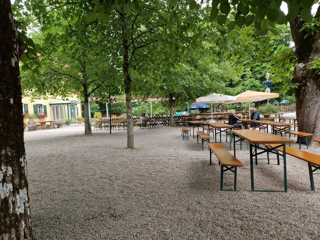 Forsthaus Kasten Biergarten (bei schönem Wetter)_Gauting_slider_image_3