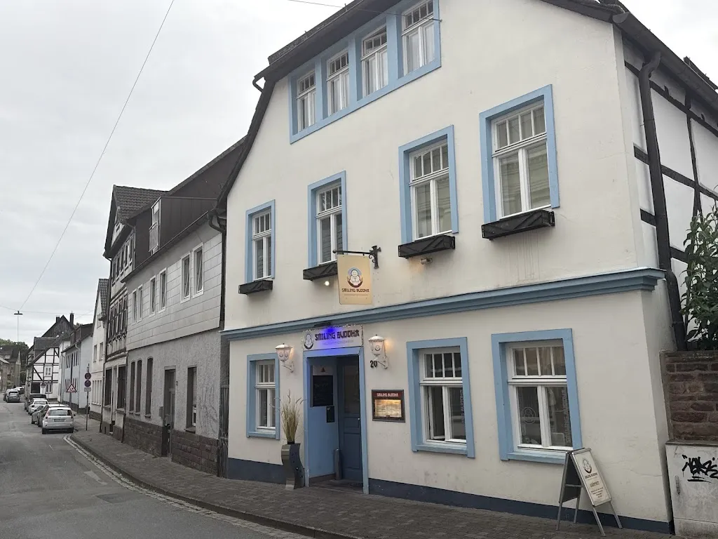 Smiling. Buddha_Höxter_slider_image_3