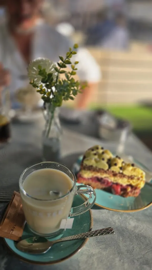 Menu_CafeBar Die Apotheke Dein Lieblings-Bistro mit Nebenwirkungen: Hunger, Durst & gute Laune_Höxter_image_3