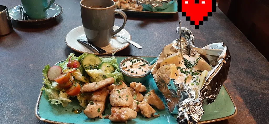 CafeBar Die Apotheke Dein Lieblings-Bistro mit Nebenwirkungen: Hunger, Durst & gute Laune_Höxter_slider_image_2