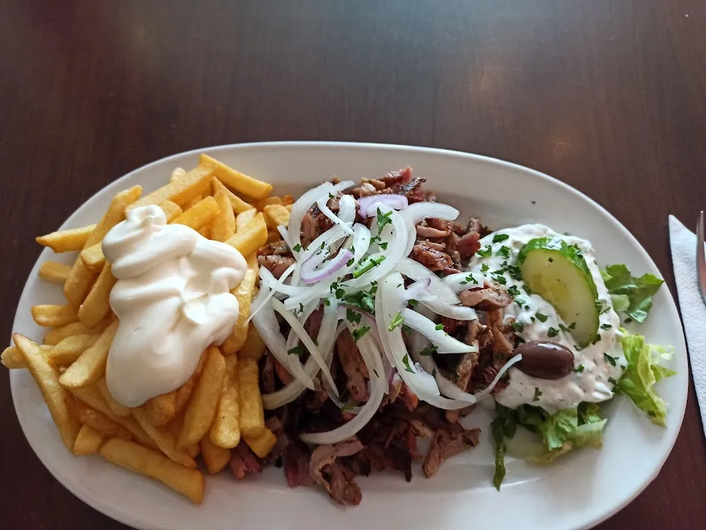 Pondos Grill (Hürtgenwald / Gey). Bitte auf die speziellen Öffnungszeiten während der Ferienzeit achten._Hürtgenwald_slider_image_1