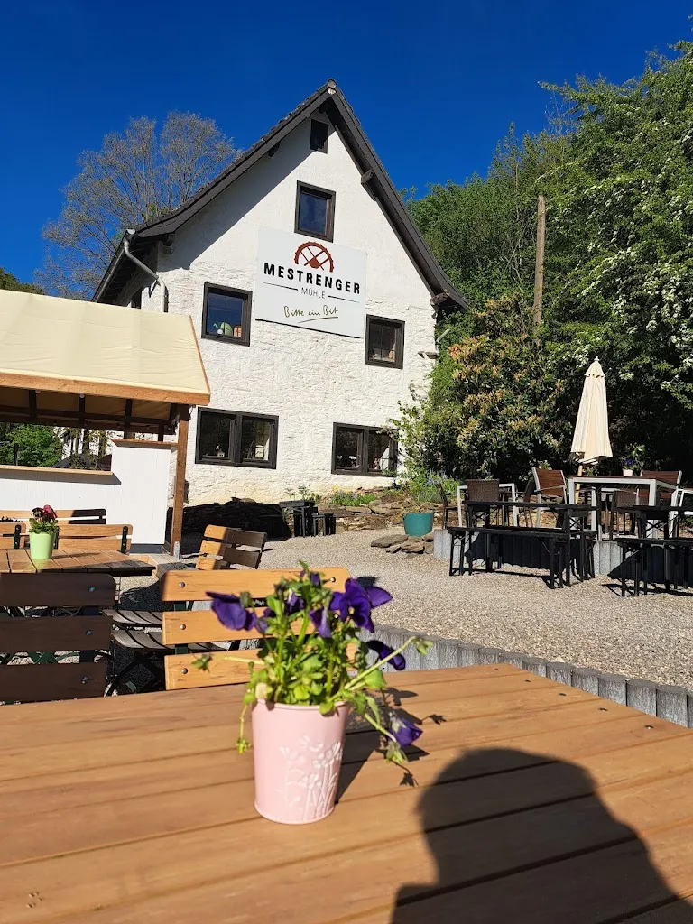 Robert Okon_Waldcafé Mestrenger Mühle_Hürtgenwald_review