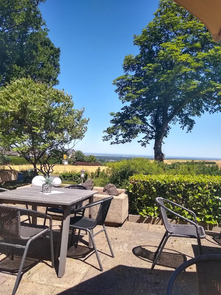 Restaurant Zum Felsenrundgang_Nideggen_slider_image_1