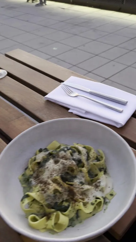 Baret_Berlin_slider_image_2