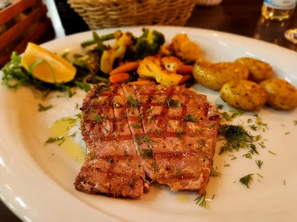 Nithi Tangsirisap_Delphin Fisch & Steak_Berlin_review