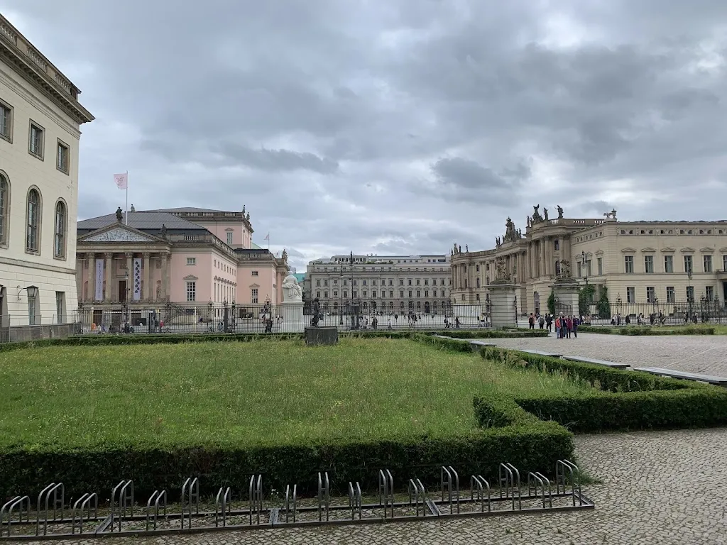 Phu Bhumphuree_Humboldt University of Berlin_Berlin_review