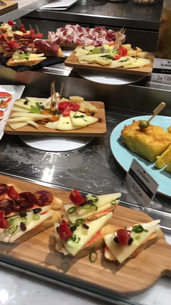 Tapas Berlin El Colmado Alexanderplatz_Berlin_slider_image_2