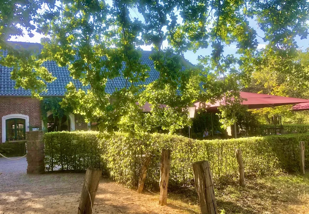 Cafe - Restaurant Baerlaghof - Milan Sen restaurant in Issum