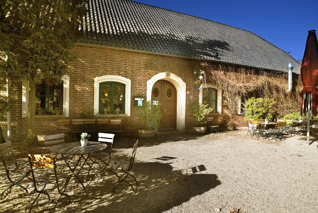 Cafe - Restaurant Baerlaghof - Milan Sen_Issum_slider_image_2