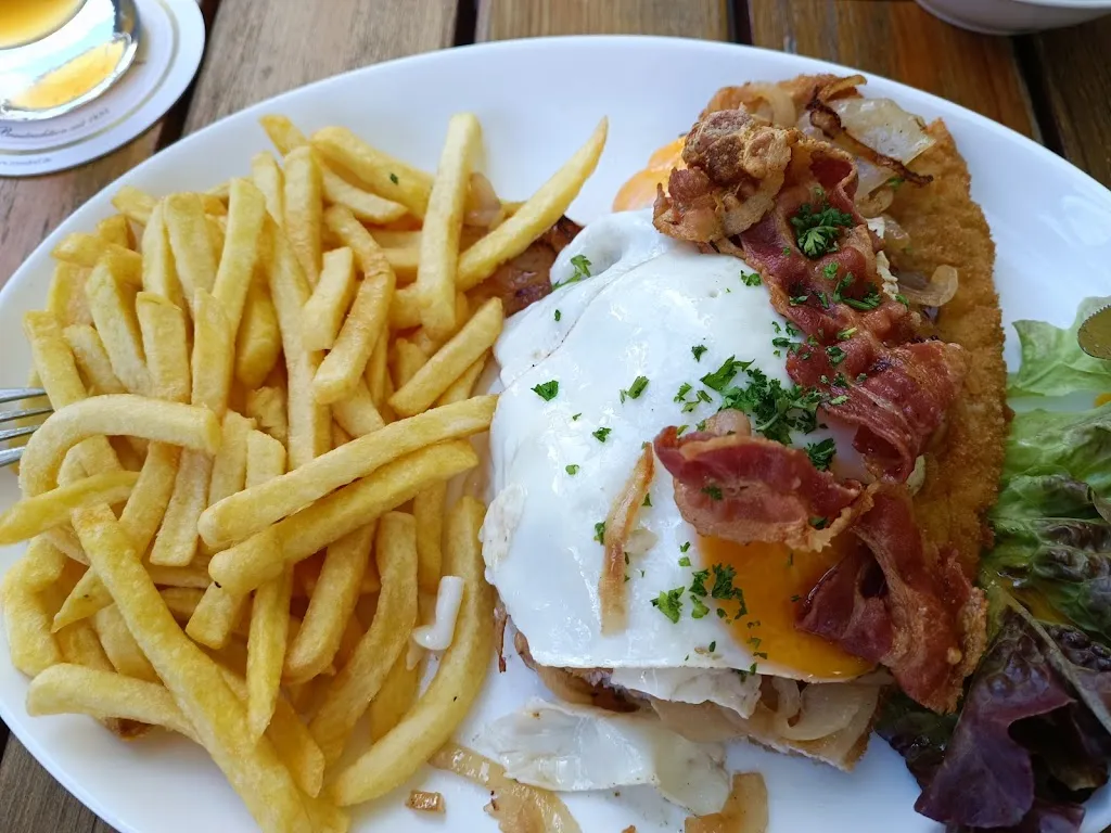 Dalmatino zum Burghof_Hürth_slider_image_2