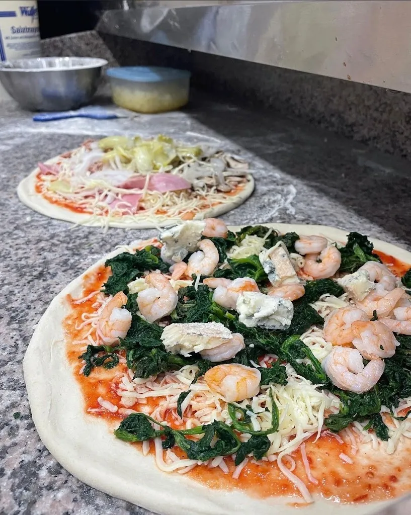 Ayhan Binyil Pizzeria Fiorello_Jüchen_slider_image_3