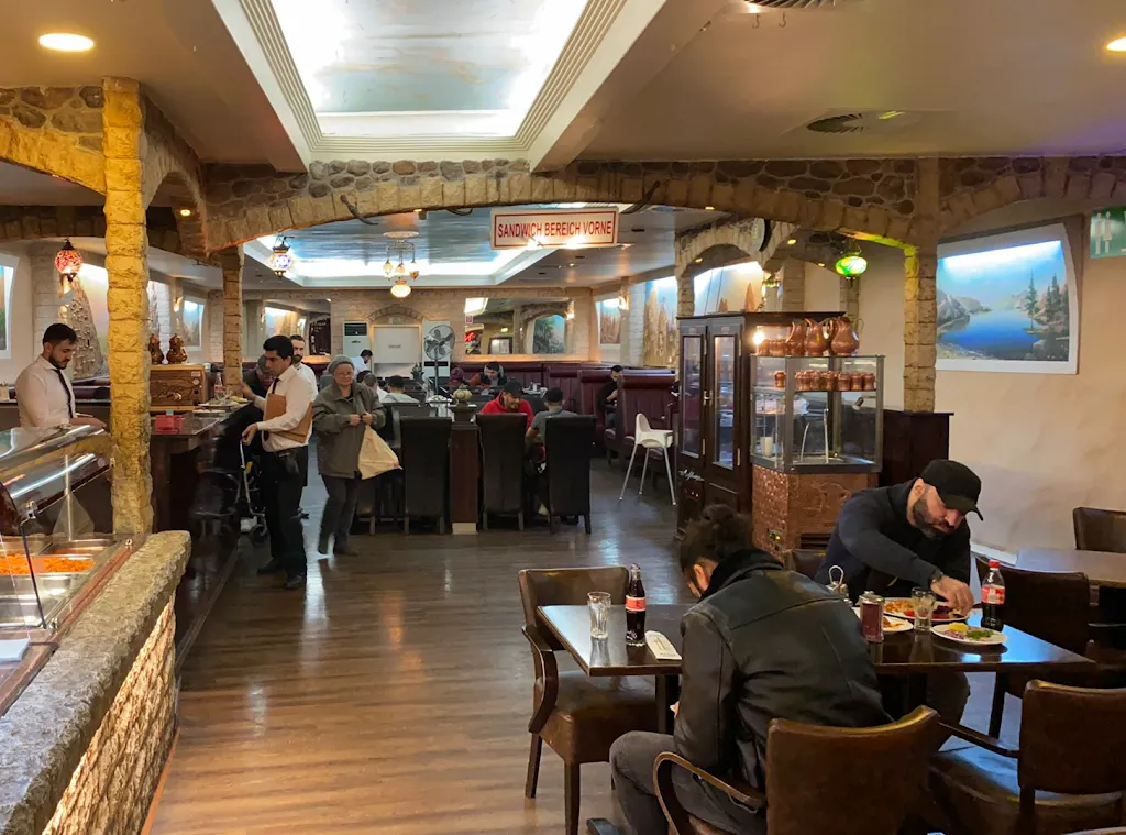 Saana Restaurant_Köln_slider_image_1