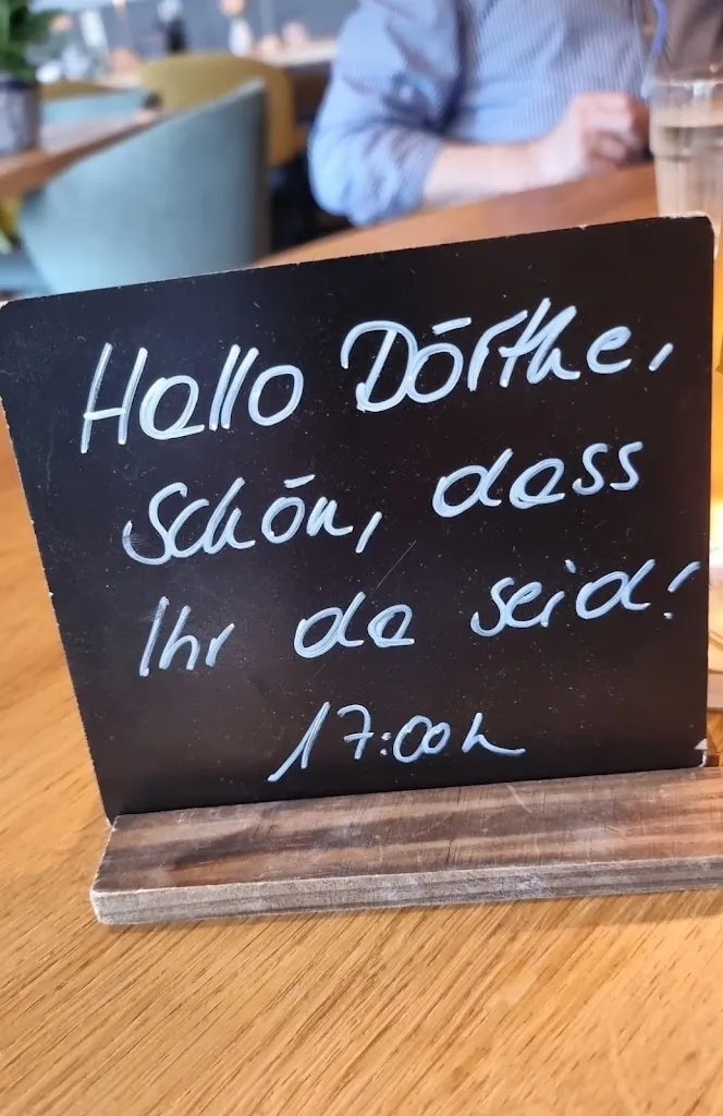 Carina Swain_JoSi's Restaurant_Kall_review