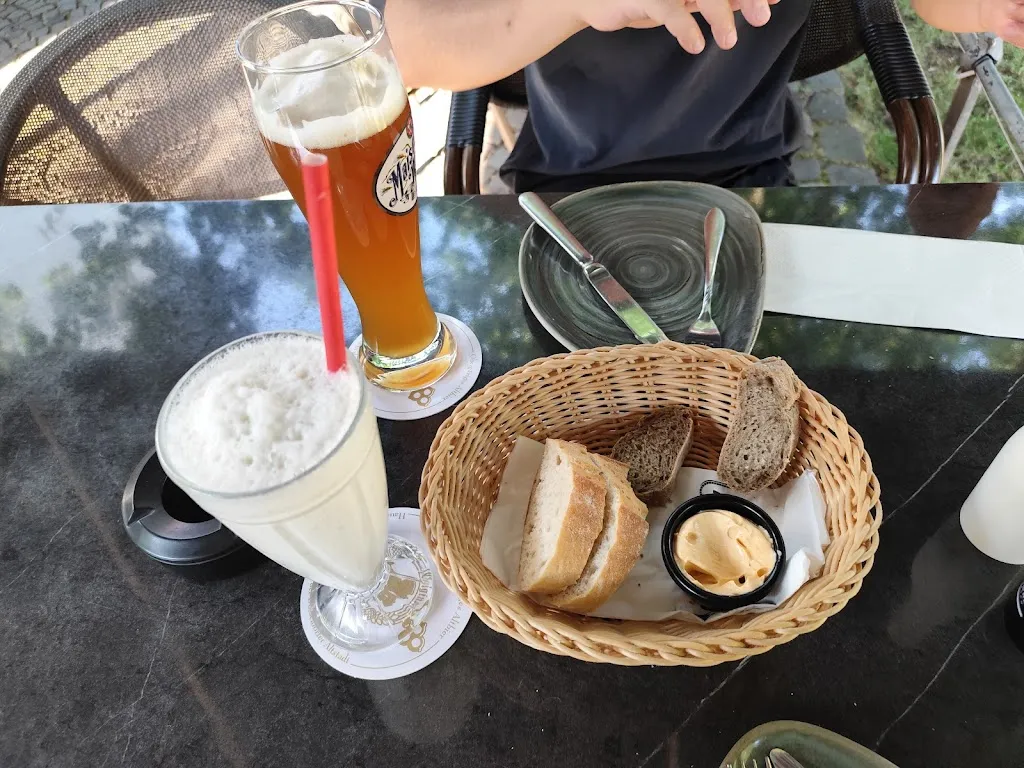 Jonill I_Mauerwerk neuss_Neuss_review