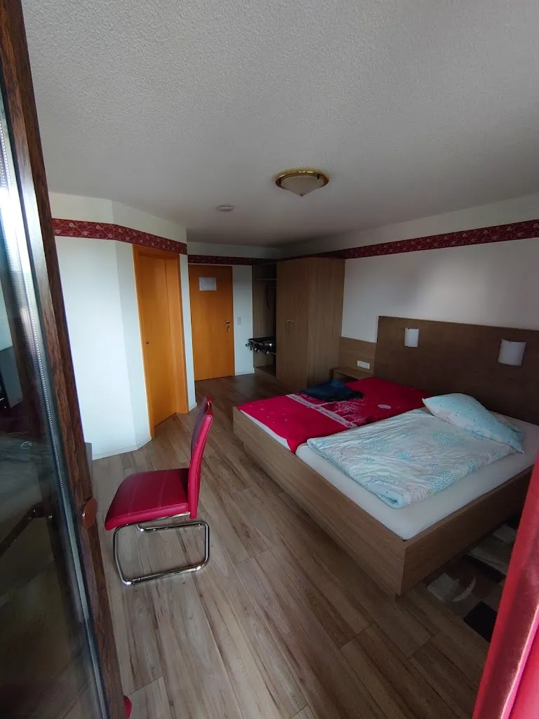 B S_Gasthaus Zum Goldenen Löwen_Gerolfingen_review