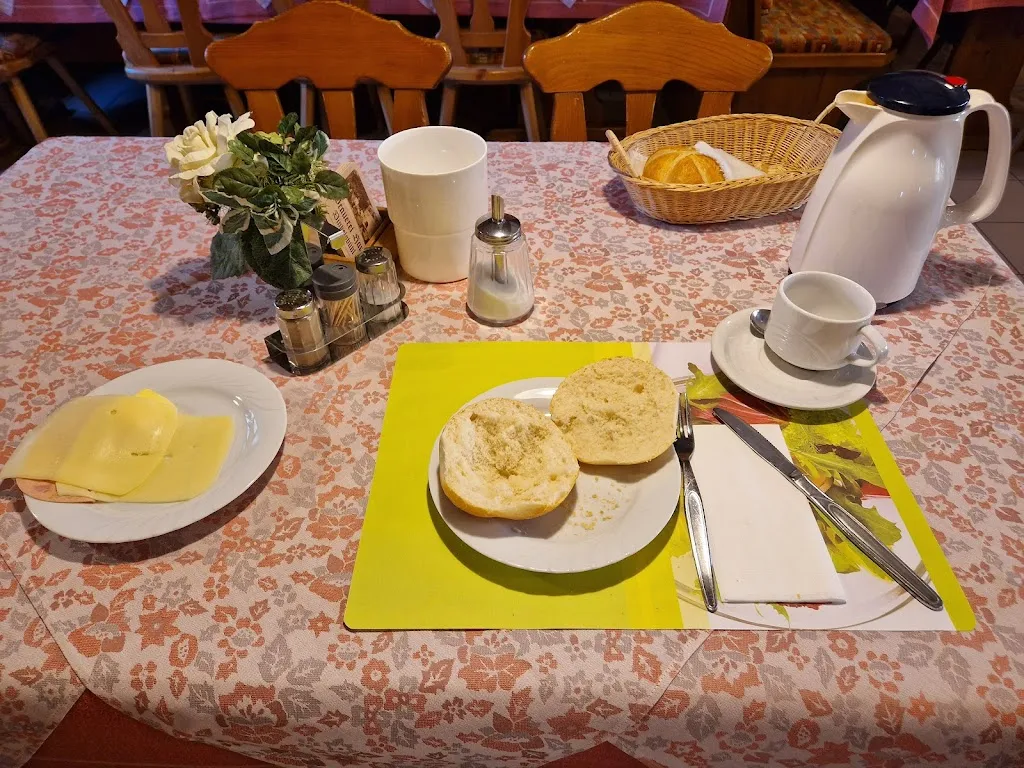 Gasthaus Zum Goldenen Löwen_Gerolfingen_slider_image_3