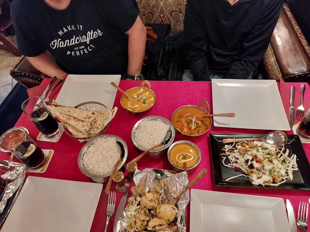 Curryosity - Indisches Restaurant_Kamen_slider_image_3