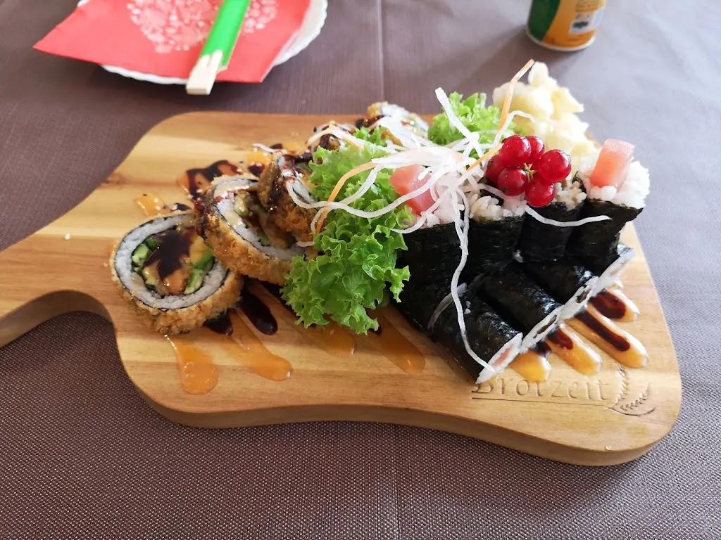 Winha - Sushi & More restaurant in Kamp-Lintfort