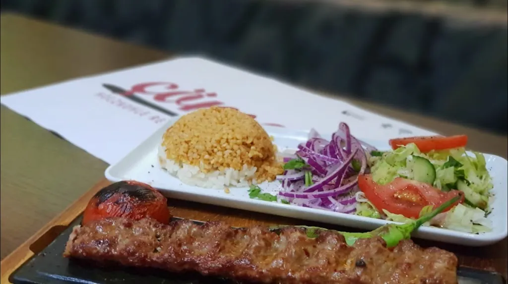 ÇÖMÇE Holzkohle Restaurant Kleve_Kleve_slider_image_2