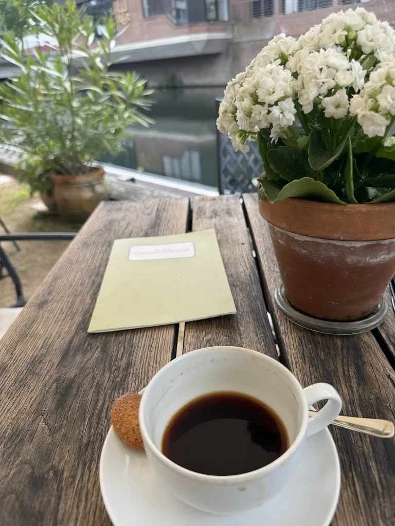 Abdulla Alrifai_Leo Jacobs SOMMERWIRTSCHAFT_Kleve_review