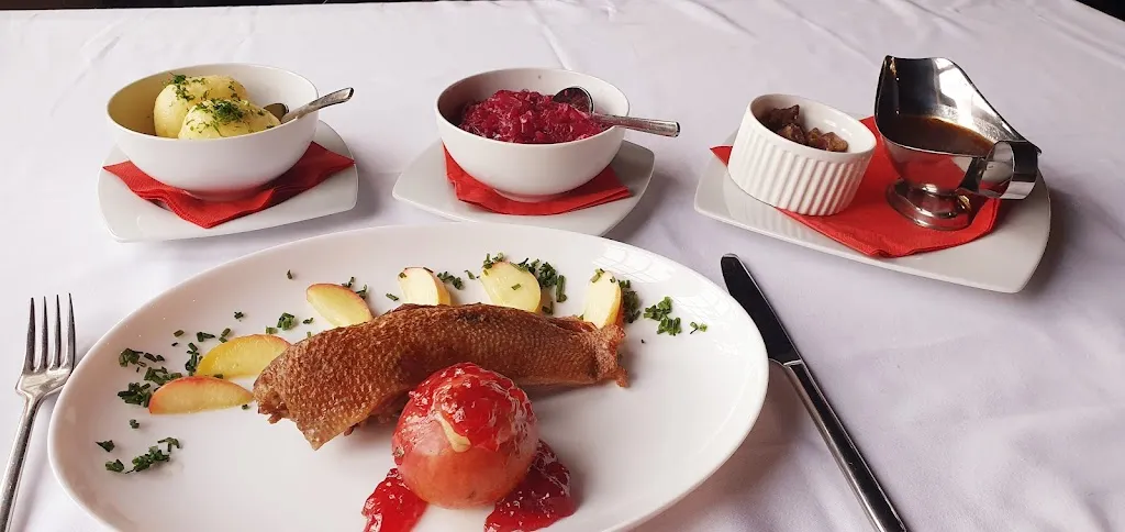 Restaurant Schloss Myllendonk - Amani_Korschenbroich_slider_image_2