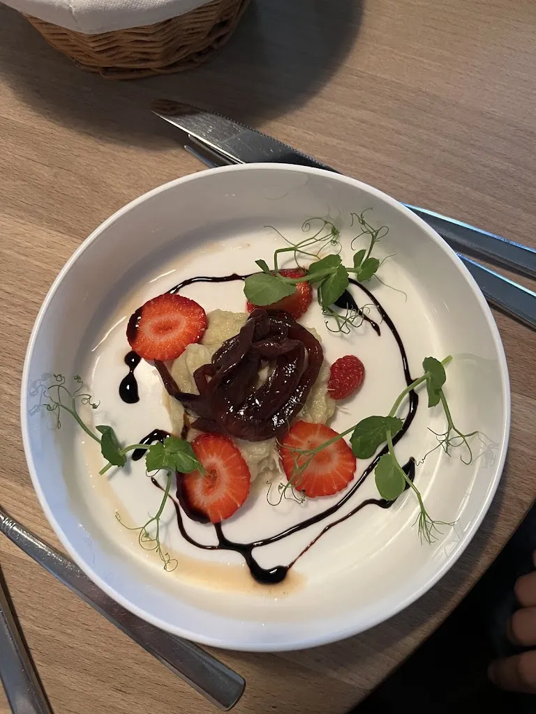 Charline GUY-LESCA_Fischerwirt_Lech_review