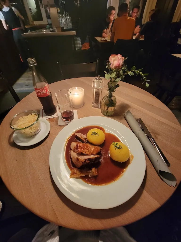 Laura Evangelina_Fischerwirt_Lech_review