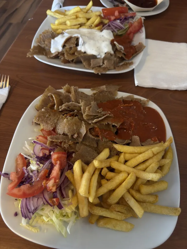 M&C Döner Pizza burger_Königswinter_slider_image_3