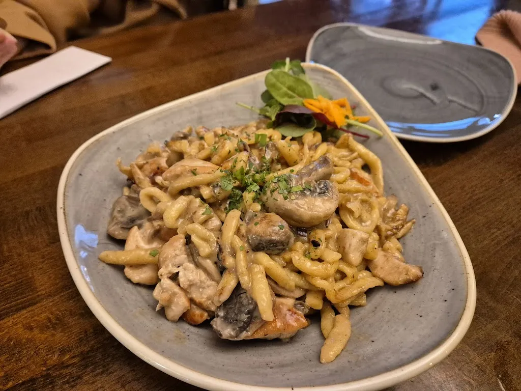 Adrian Tan_Winzerhäuschen_Königswinter_review