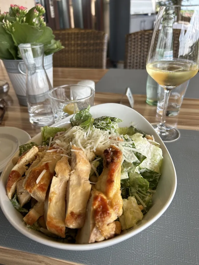 Stefanie Anders_Restaurant „Rheinterrassen“ mit Sommerterrasse_Königswinter_review