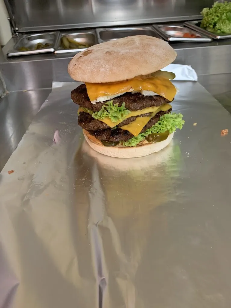 Apache Burger Grill & Zum Pittermännchen_Königswinter_slider_image_2