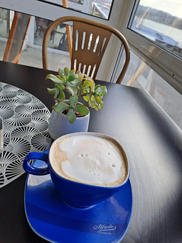 Bistro Cafe Rheinufer_Königswinter_slider_image_3