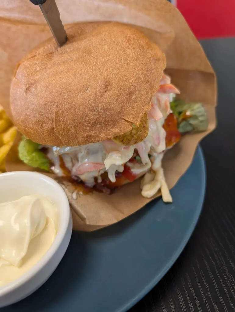 John S._Crossvalley Burgers - 100 % Bio Beef Burger_Kreuztal_review