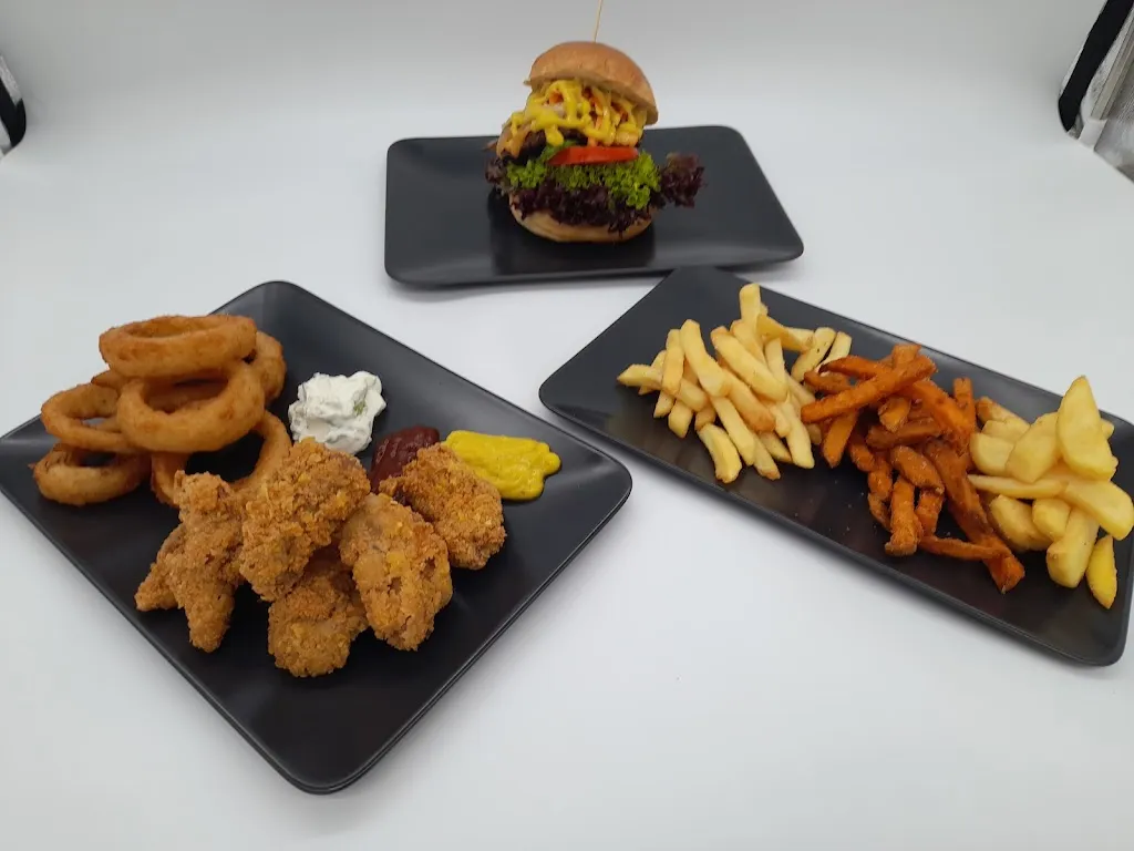 Crossvalley Burgers - 100 % Bio Beef Burger restaurant in Kreuztal