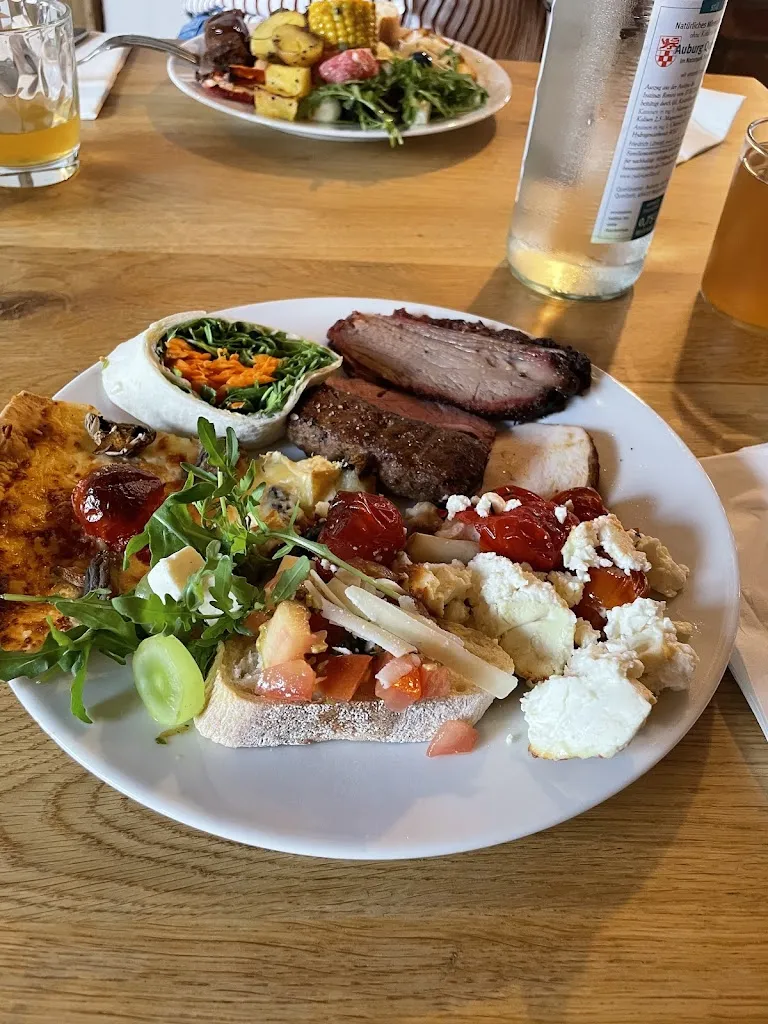 Lars Hanschmann_von Laer_Herford_review