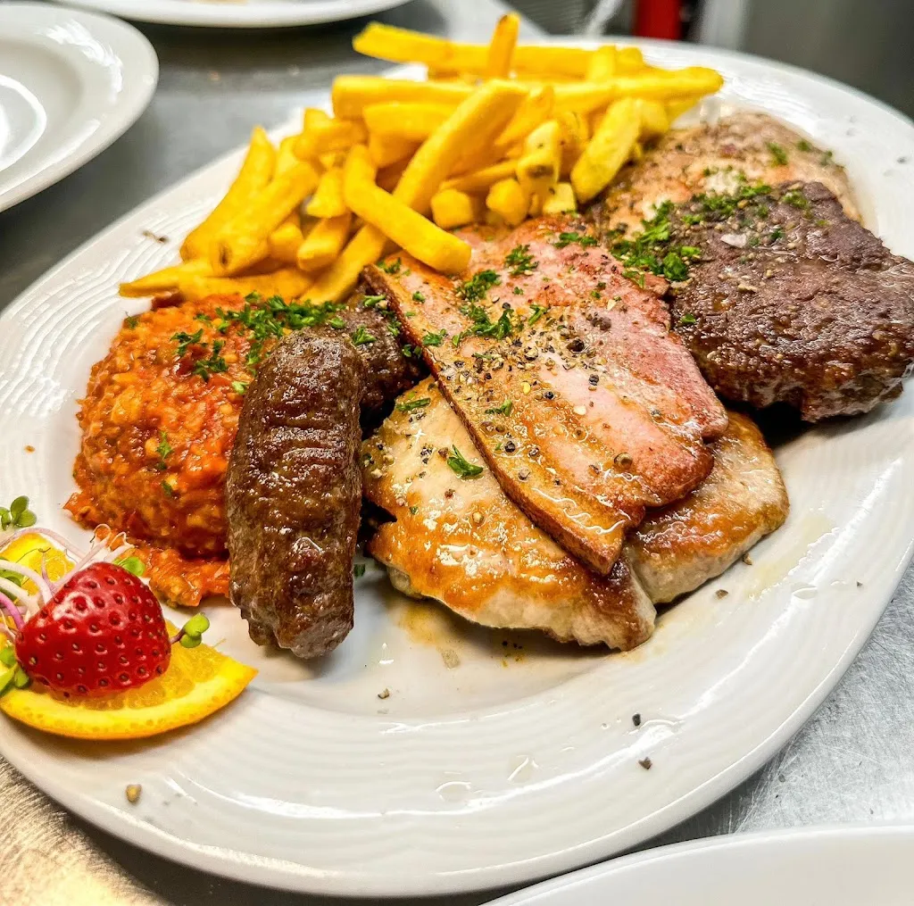 Schwarzes Pferd_Krefeld_slider_image_3