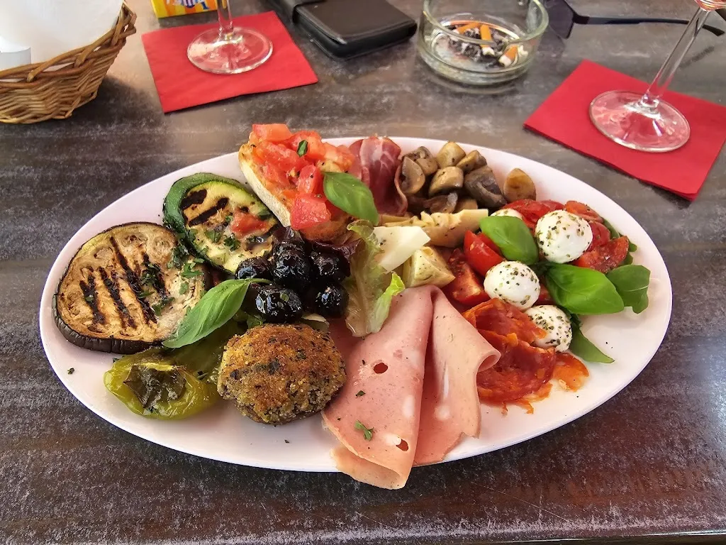 Bar Paparazzi restaurant in Geisenfeld