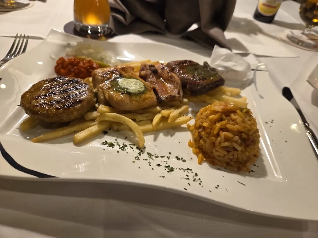 Restaurant 11B_(Rheinland)_slider_image_3