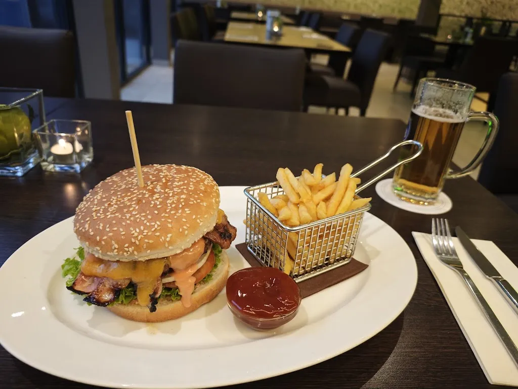 Tino Behrndt_Eva´s Café_Geisenfeld_review