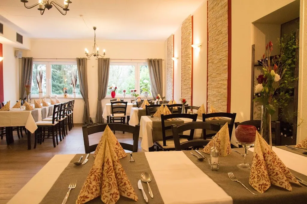 Luka’s Restaurant_(Rheinland)_slider_image_1