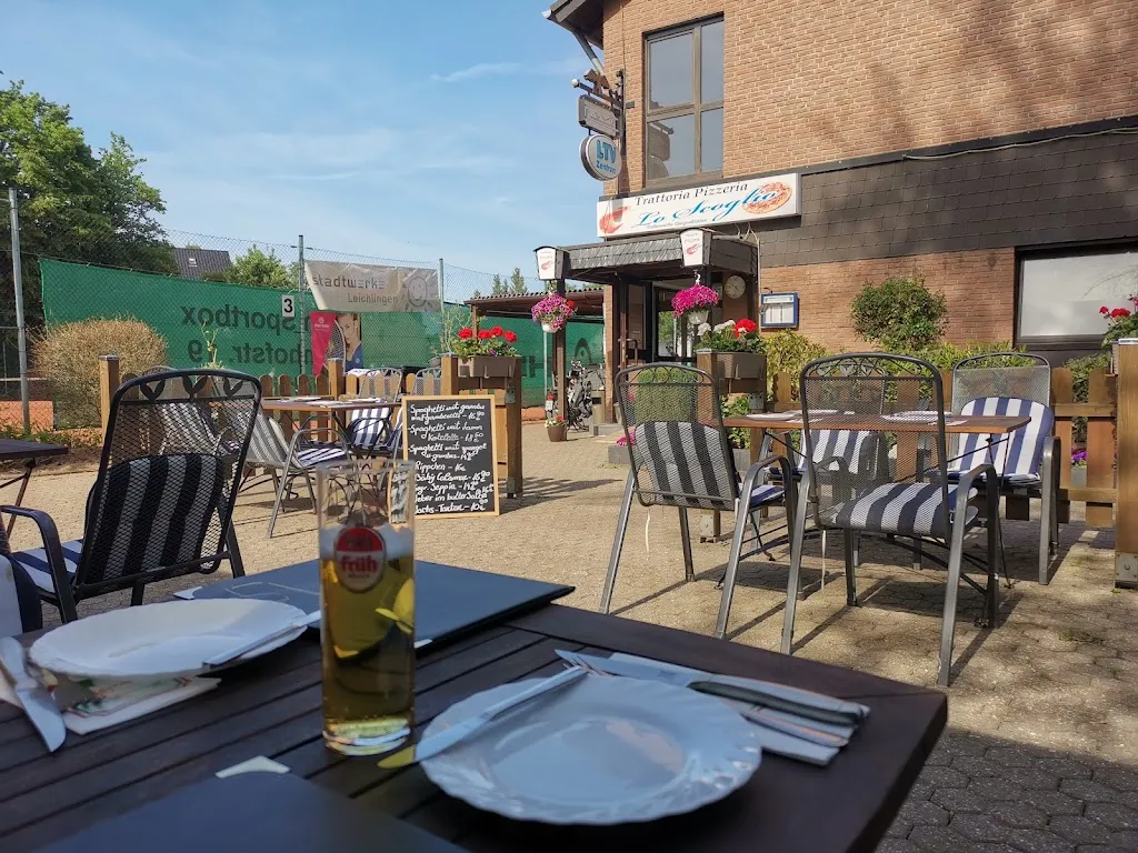 Trattoria Pizzeria Lo Scoglio ristorante a (Rheinland)