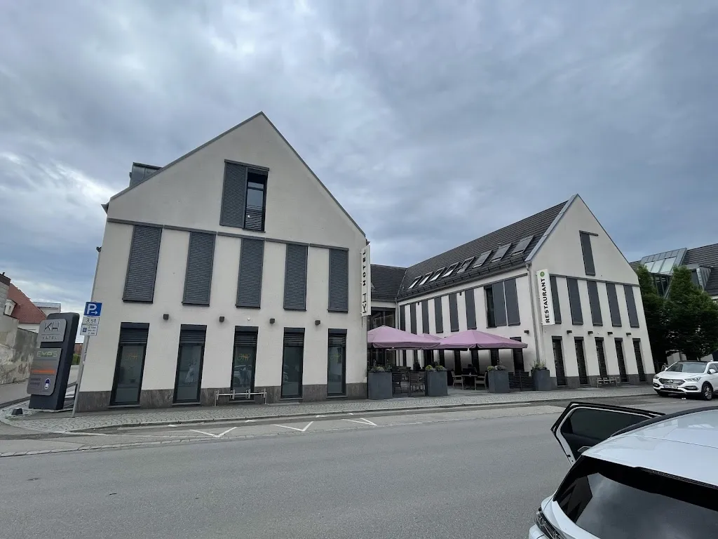 Anna Decker_KH Hotel mit Restaurant Eva's Café_Geisenfeld_review