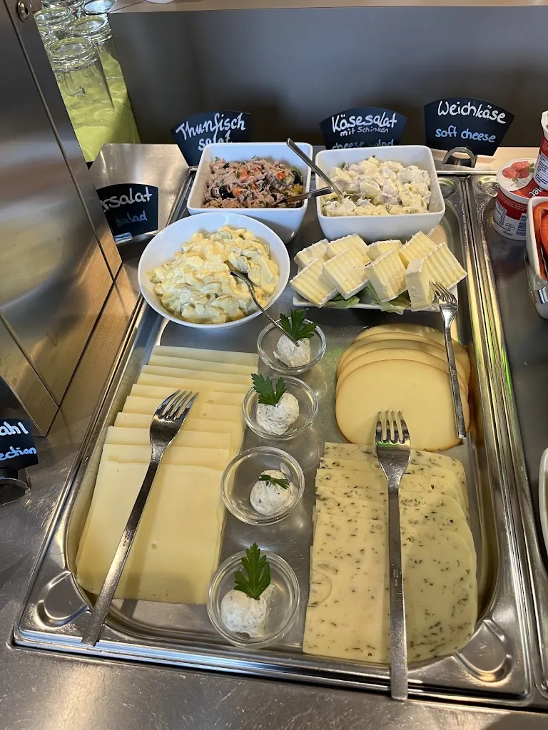 Veronica Rodriguez_KH Hotel mit Restaurant Eva's Café_Geisenfeld_review