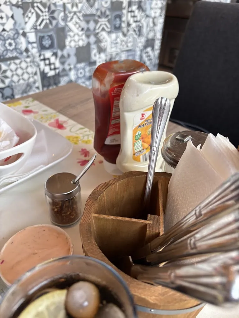 Tobias Scholz_Antalya AnemoN Cafe & Restaurant Le-SAALHAUSEN_Lennestadt_review