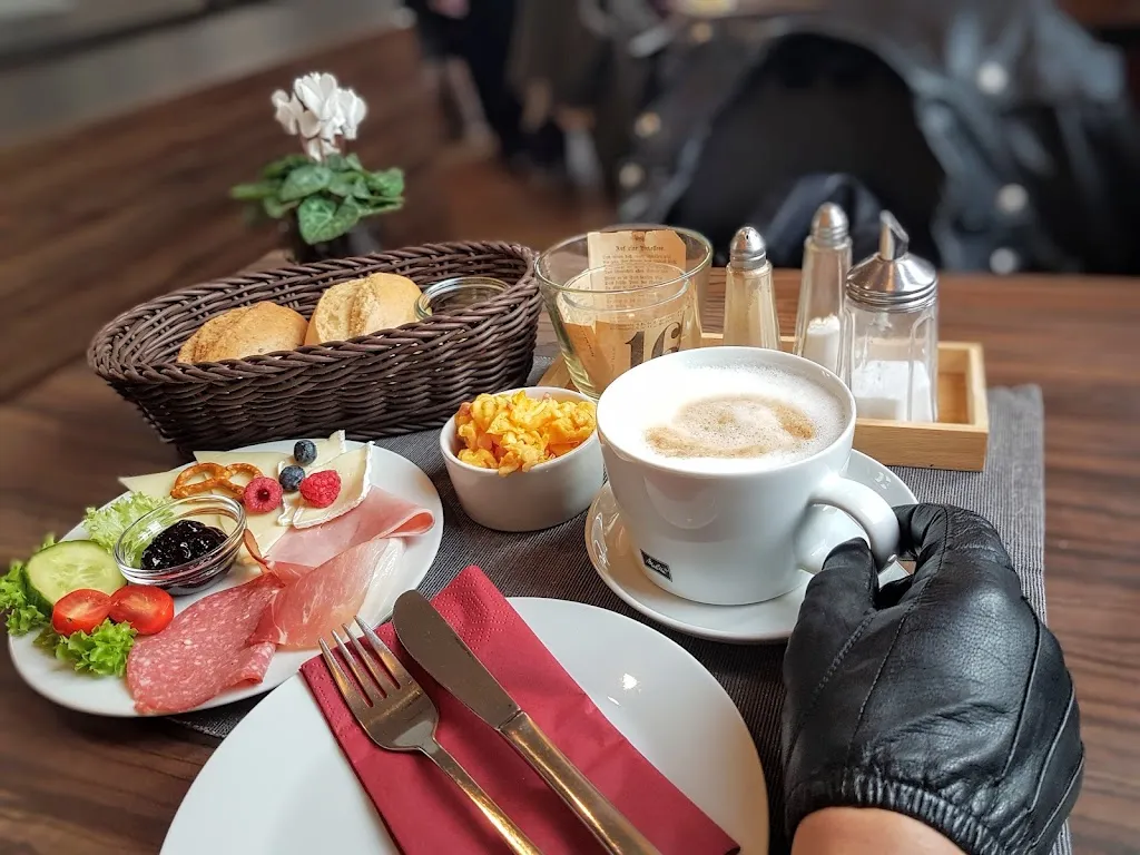 Menu_Cafe Fahrzeit_Leopoldshöhe_immagine_5