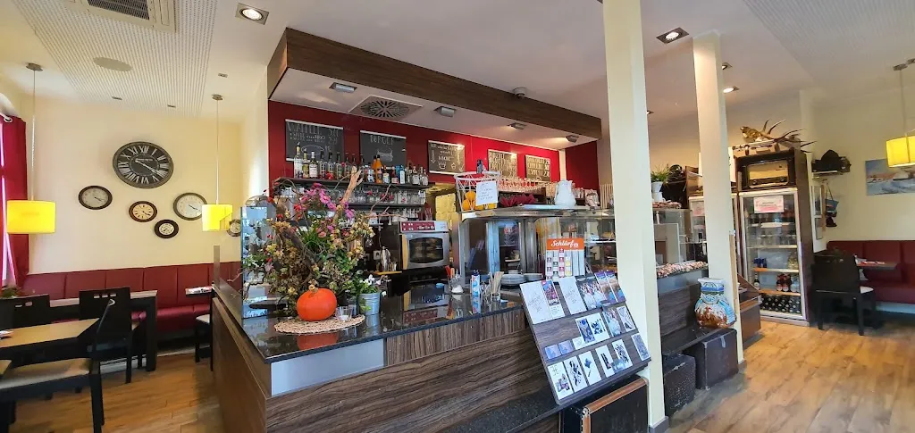 Frank Bernhardt_Cafe Fahrzeit_Leopoldshöhe_recensione